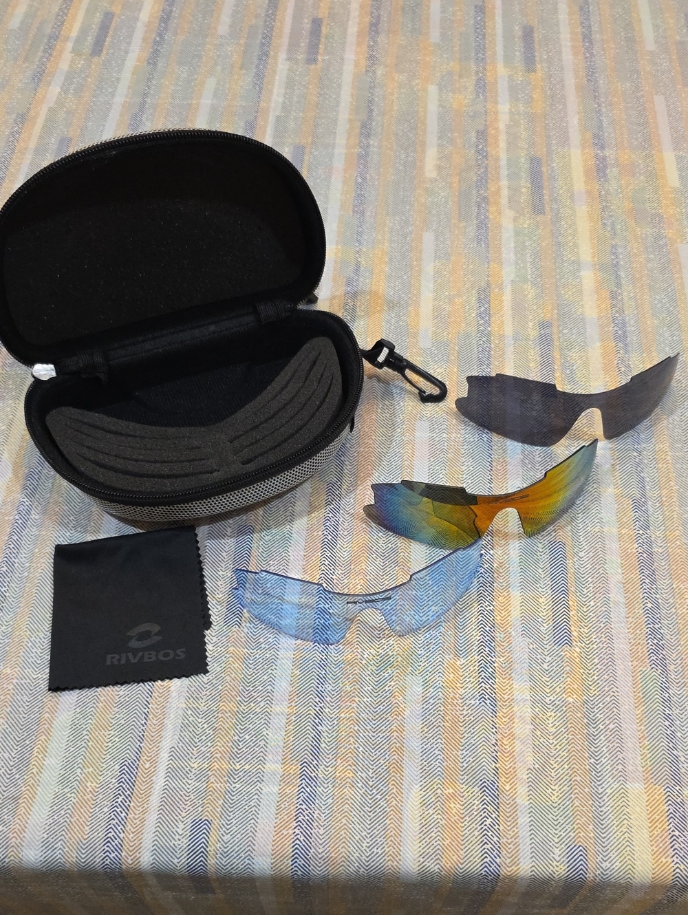 Rivbos Glass Case With Lenses